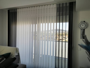 Cortines de un pis de Sant Joan Despí