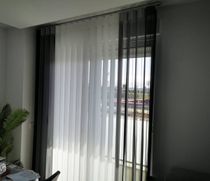 Cortines de un pis de Sant Joan Despí