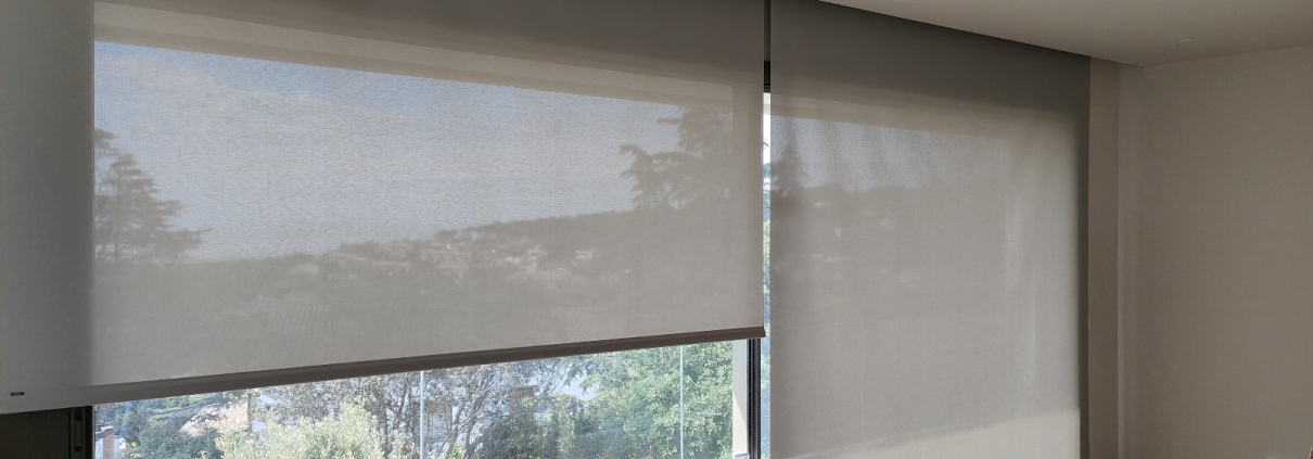 Instalación de cortinas enrollables motorizadas en Cabrils.